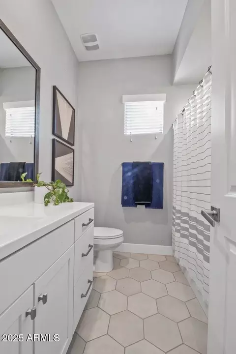 Bath - 2024 E Chama Dr, Phoenix, AZ 85024 photo 4 of 5