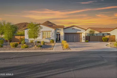 Exterior - 2024 E Chama Dr, Phoenix, AZ 85024 photo 3 of 8