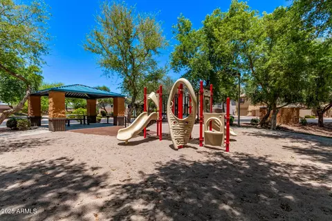 View/Area - 2547 E Vermont Dr, Gilbert, AZ 85295 photo 1 of 5