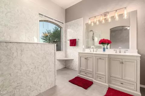 Bath - 689 E Stottler Dr, Gilbert, AZ 85296 photo 2 of 4