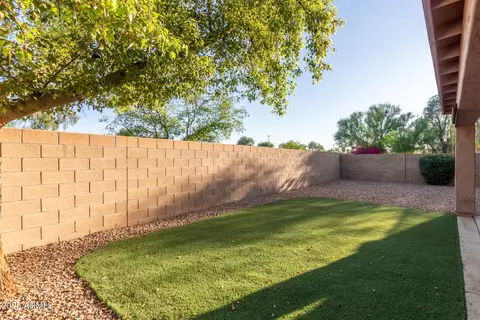 Exterior - 689 E Stottler Dr, Gilbert, AZ 85296 photo 5 of 9