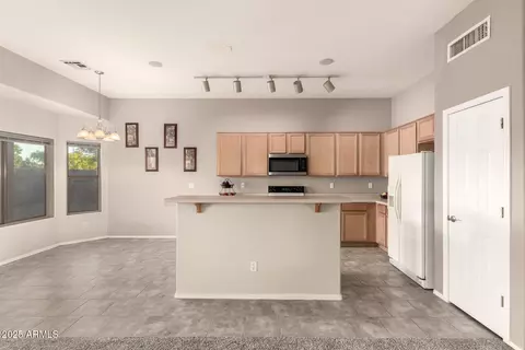 Kitchen - 689 E Stottler Dr, Gilbert, AZ 85296 photo 3 of 4