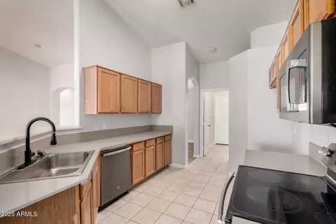 Kitchen - 1642 E Desert Ln, Phoenix, AZ 85042 photo 2 of 2
