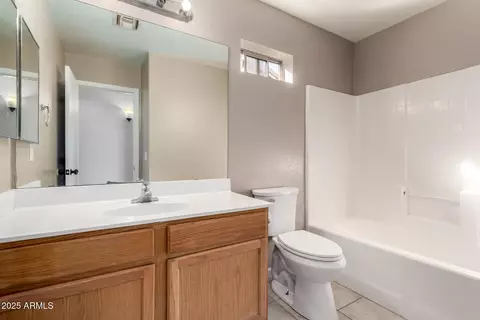 Bath - 1642 E Desert Ln, Phoenix, AZ 85042 photo 1 of 3