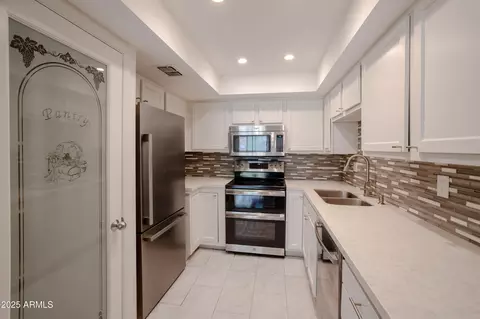 7970 E Camelback Rd #101, Scottsdale, AZ 85251
