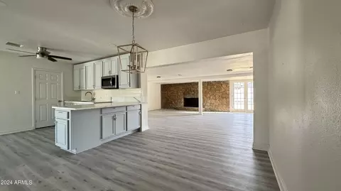 121 E Monte Way, Phoenix, AZ 85042 photo 10