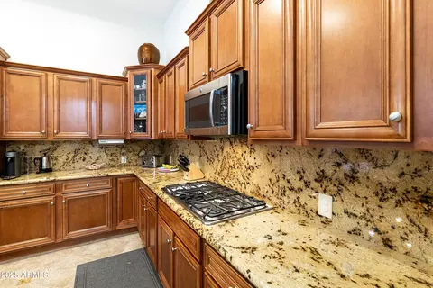 Kitchen - 4229 E Nightingale Ln, Gilbert, AZ 85298 photo 4 of 7