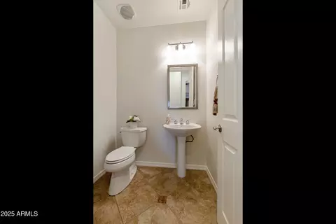 Bath - 4229 E Nightingale Ln, Gilbert, AZ 85298 photo 3 of 3