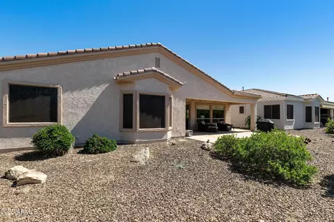 Exterior - 4229 E Nightingale Ln, Gilbert, AZ 85298 photo 4 of 12