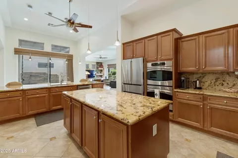 Kitchen - 4229 E Nightingale Ln, Gilbert, AZ 85298 photo 2 of 7