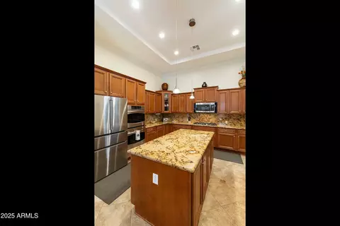 Kitchen - 4229 E Nightingale Ln, Gilbert, AZ 85298 photo 6 of 7
