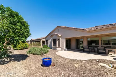 Exterior - 4229 E Nightingale Ln, Gilbert, AZ 85298 photo 6 of 12