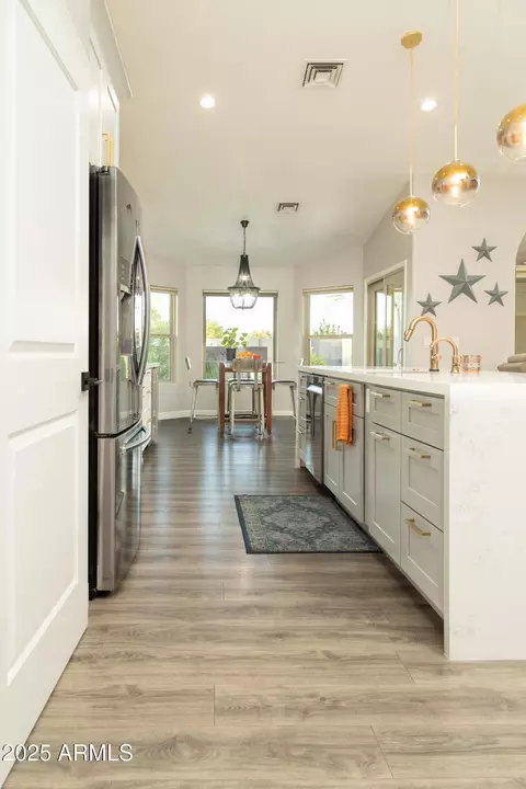 136 E Vera Ln, Tempe, AZ 85284 photo 9