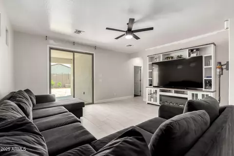3715 S 57th Ln, Phoenix, AZ 85043 photo 11