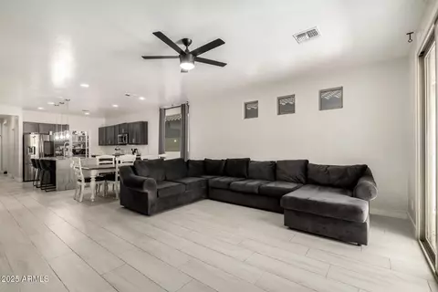 3715 S 57th Ln, Phoenix, AZ 85043 photo 12