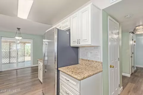 Kitchen - 5204 E Colby St, Mesa, AZ 85205 photo 4 of 5