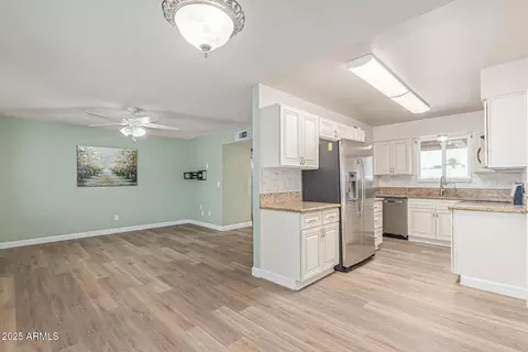 Kitchen - 5204 E Colby St, Mesa, AZ 85205 photo 1 of 5