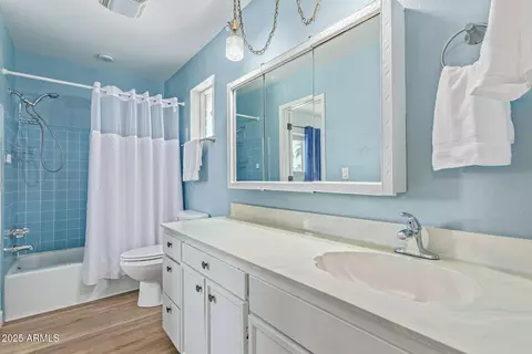 Bath - 5204 E Colby St, Mesa, AZ 85205 photo 2 of 2