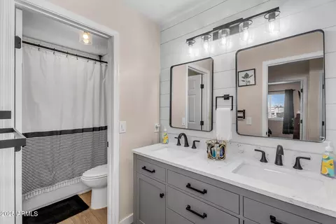 Bath - 1574 E Scott Ave, Gilbert, AZ 85234 photo 4 of 5
