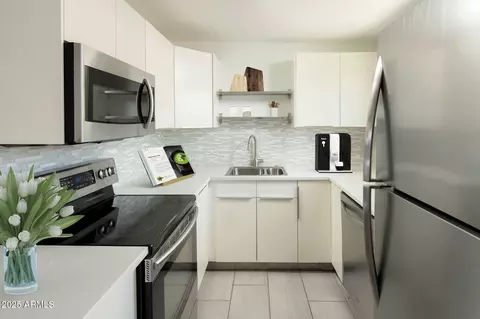 Kitchen - 4348 N 36th Pl, Phoenix, AZ 85018 photo 3 of 6