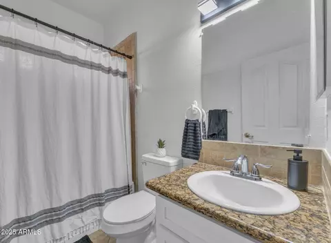 Bath - 7841 E 36th Pl, Yuma, AZ 85365 photo 3 of 3