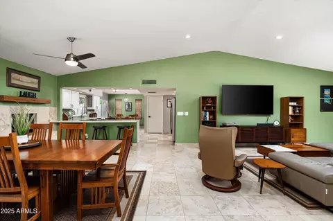 Dining - 2301 E Sunnyside Dr, Phoenix, AZ 85028 photo 2 of 3