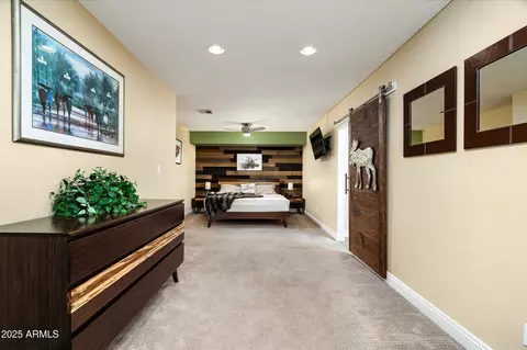 Bedroom - 2301 E Sunnyside Dr, Phoenix, AZ 85028 photo 2 of 4