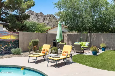 2301 E Sunnyside Dr, Phoenix, AZ 85028