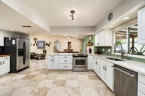 Kitchen - 2301 E Sunnyside Dr, Phoenix, AZ 85028 photo 3 of 5