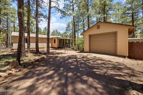 2127 Pony Rd, Overgaard, AZ 85933