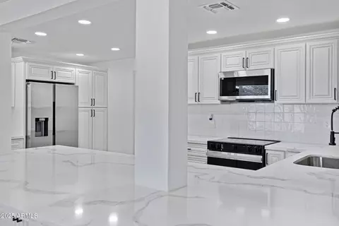 Kitchen - 2708 E Roosevelt St, Phoenix, AZ 85008 photo 4 of 5