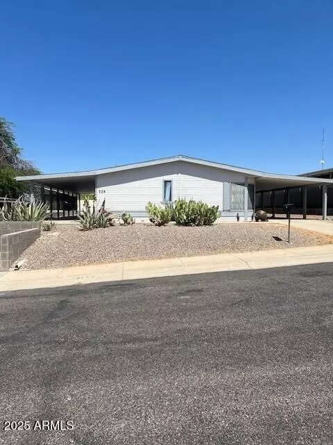 725 W Smoketree Rd, Wickenburg, AZ 85390