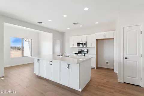 Kitchen - 11215 E Crescent Ave, Mesa, AZ 85208 photo 1 of 2