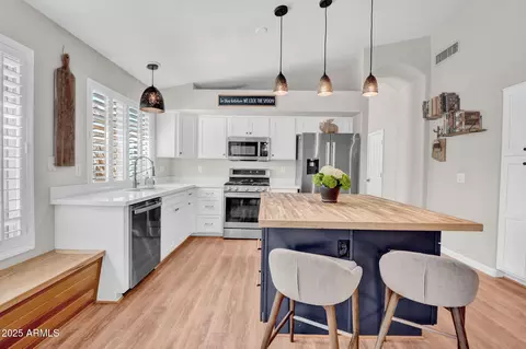 Kitchen - 4350 E Gatewood Dr, Phoenix, AZ 85050 photo 2 of 2