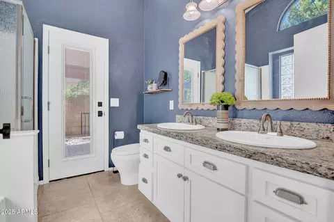 Bath - 4350 E Gatewood Dr, Phoenix, AZ 85050 photo 1 of 3