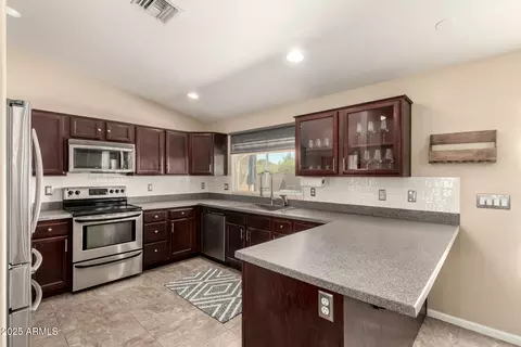 5127 E Tamblo Dr, Phoenix, AZ 85044 photo 3