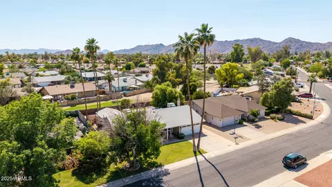 5127 E Tamblo Dr, Phoenix, AZ 85044 photo 6