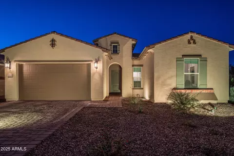 8804 W Vista Ave, Glendale, AZ 85305