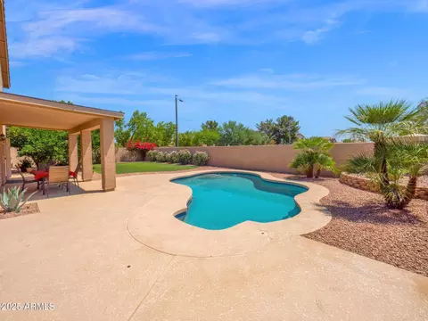 981 N Quail Ln, Gilbert, AZ 85233 photo 2