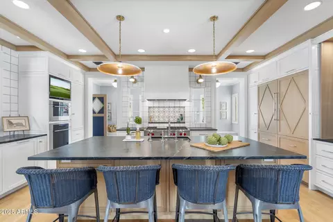 Kitchen - 325 W Solano Dr, Phoenix, AZ 85013 photo 4 of 7