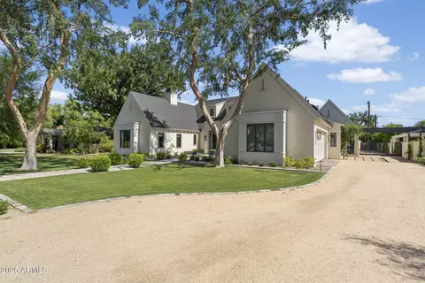 Exterior - 325 W Solano Dr, Phoenix, AZ 85013 photo 2 of 15