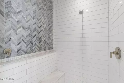 Bath - 325 W Solano Dr, Phoenix, AZ 85013 photo 5 of 10