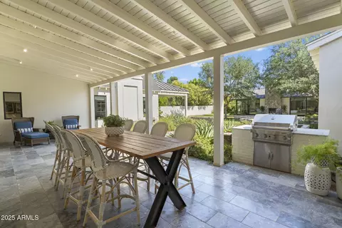 Exterior - 325 W Solano Dr, Phoenix, AZ 85013 photo 7 of 15