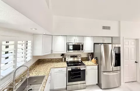 Kitchen - 16414 S 36th St, Phoenix, AZ 85048 photo 3 of 3