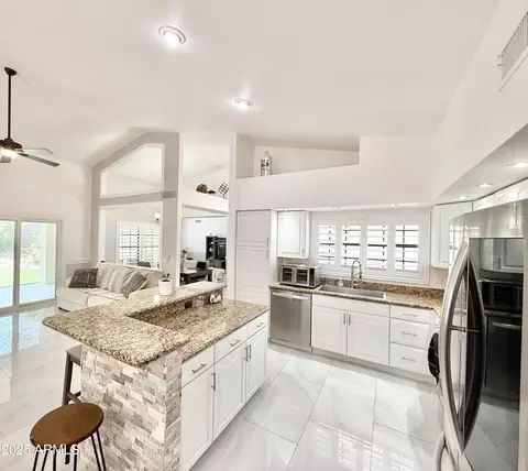 Kitchen - 16414 S 36th St, Phoenix, AZ 85048 photo 2 of 3
