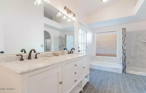 Bath - 16414 S 36th St, Phoenix, AZ 85048 photo 1 of 3