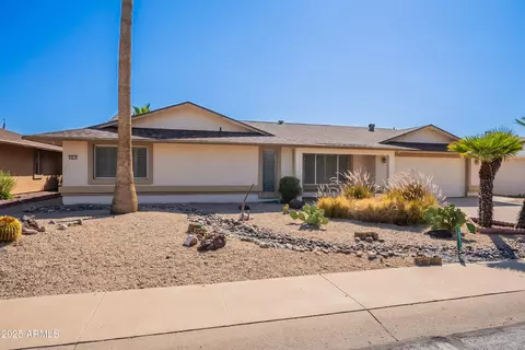 10514 W Willowcreek Cir, Sun City, AZ 85373