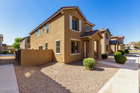 917 E Agua Fria Ln, Avondale, AZ 85323