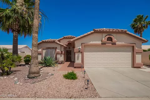 17585 N Coyote Lakes Pkwy, Surprise, AZ 85378