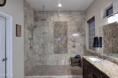 Bath - 1085 E Oakland Ct, Gilbert, AZ 85295 photo 1 of 4